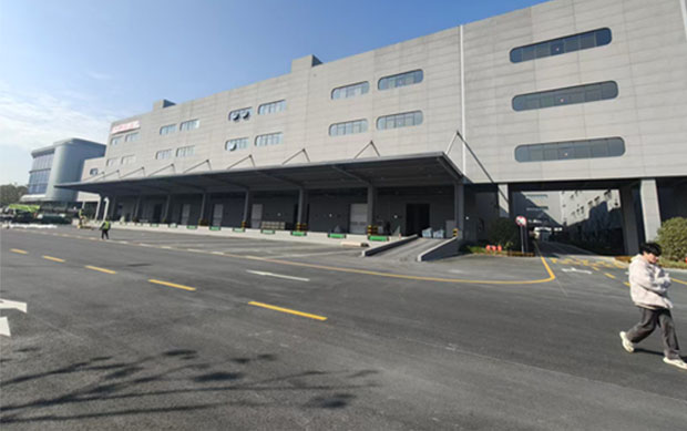 市场营销部——三度携手，再启新程！九晟科技第二台百级净化除湿手套箱顺利落地海康威视新厂区